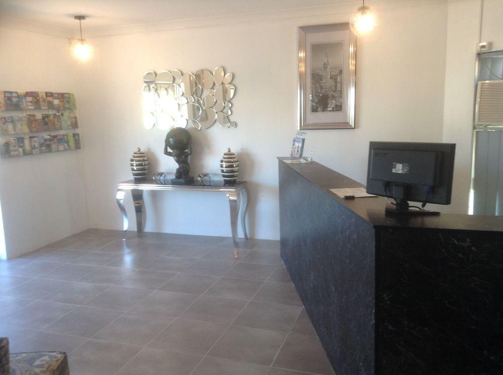 Hampton Villa Motel Rockhampton Bagian luar foto