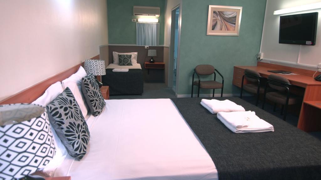 Hampton Villa Motel Rockhampton Bagian luar foto