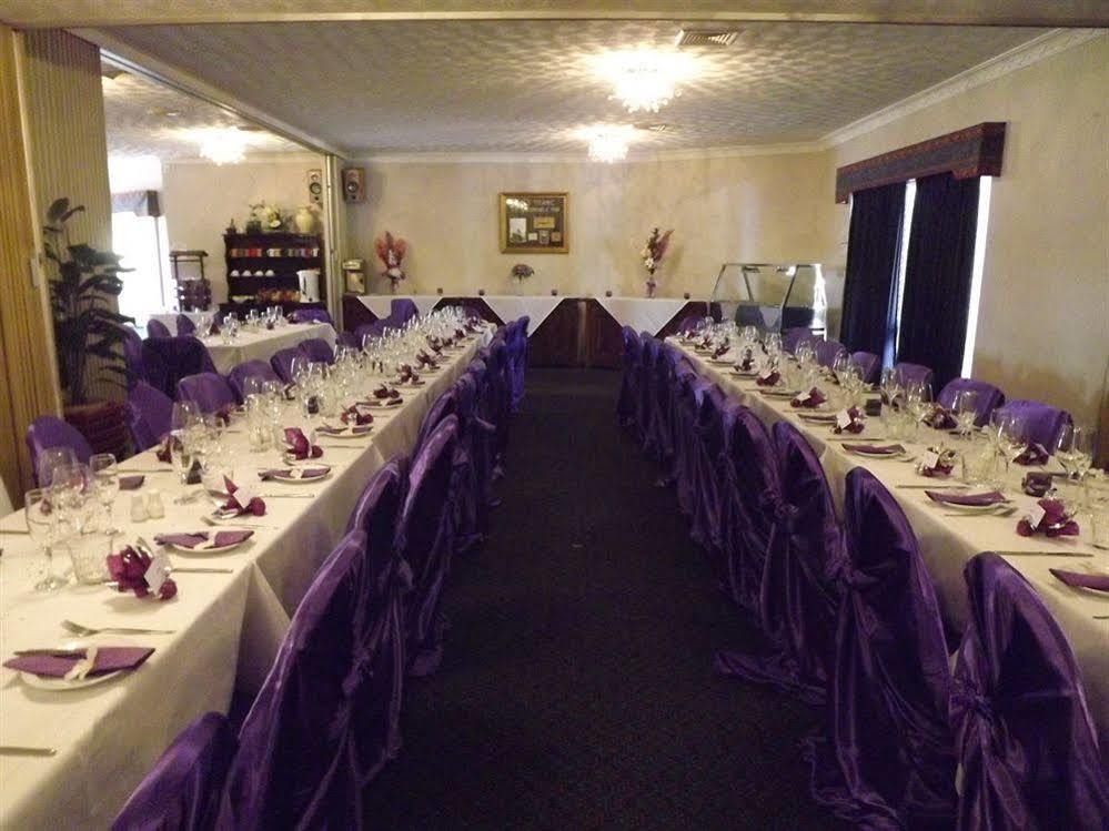 Hampton Villa Motel Rockhampton Bagian luar foto