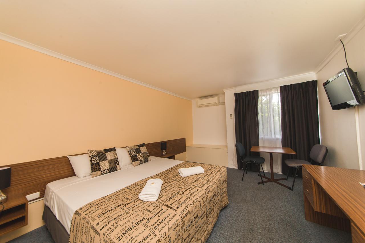 Hampton Villa Motel Rockhampton Bagian luar foto