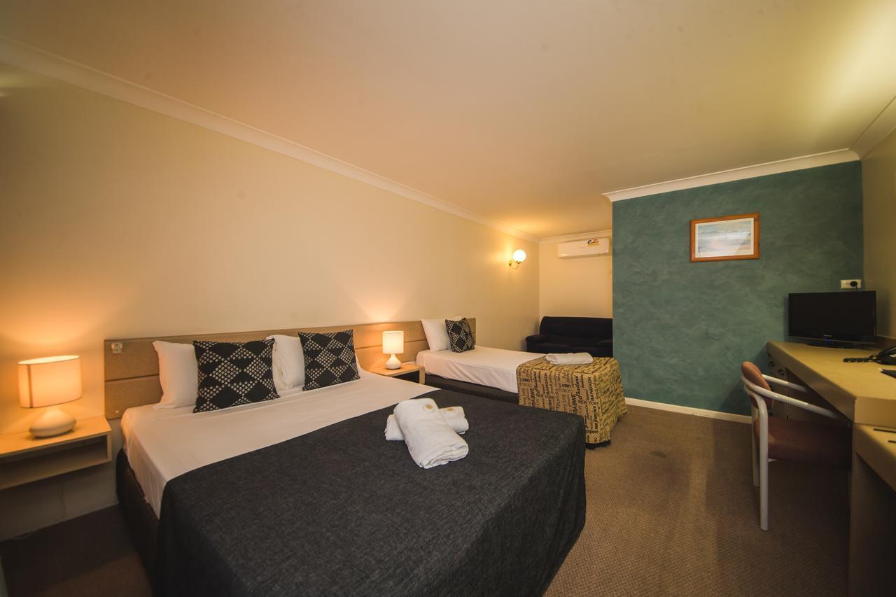 Hampton Villa Motel Rockhampton Bagian luar foto