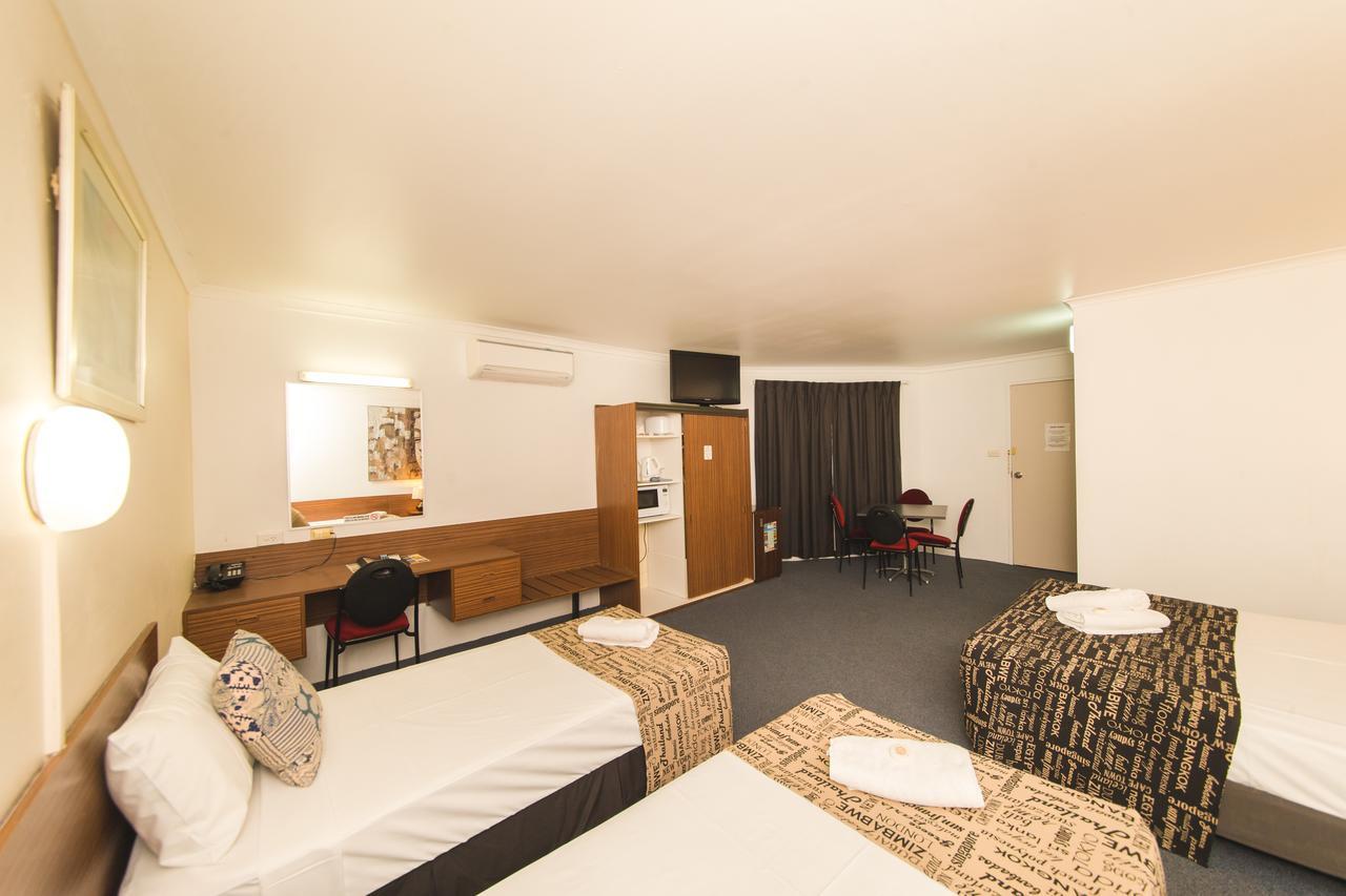 Hampton Villa Motel Rockhampton Bagian luar foto