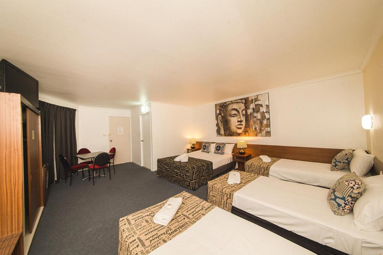 Hampton Villa Motel Rockhampton Bagian luar foto