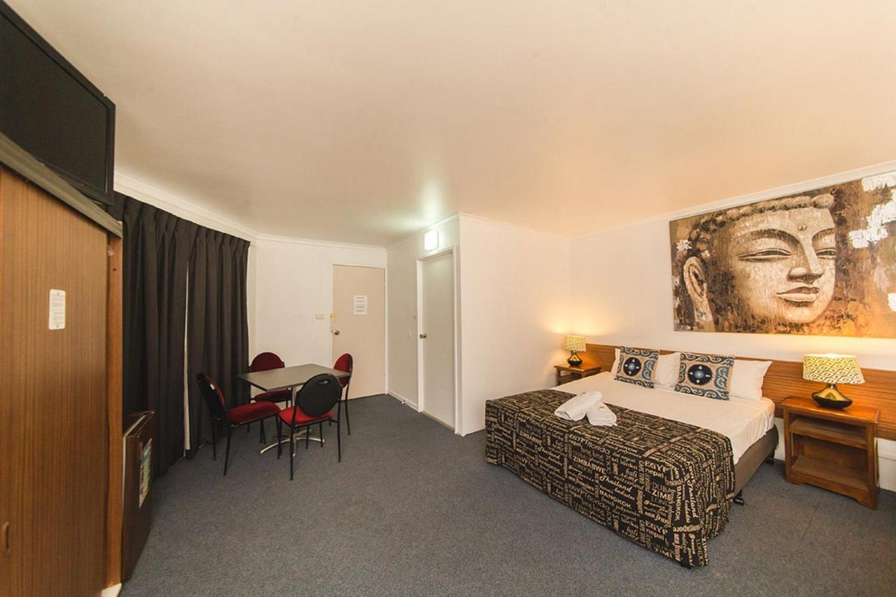 Hampton Villa Motel Rockhampton Bagian luar foto