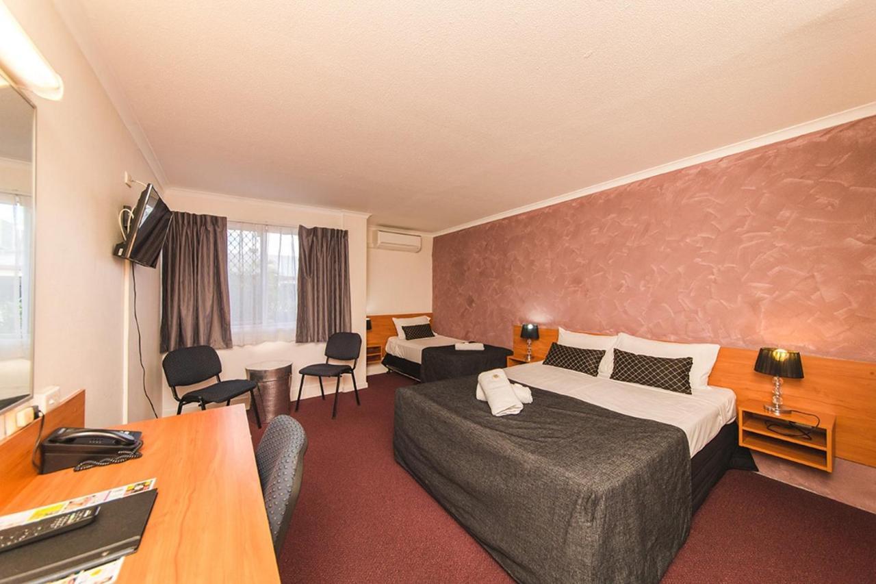Hampton Villa Motel Rockhampton Bagian luar foto